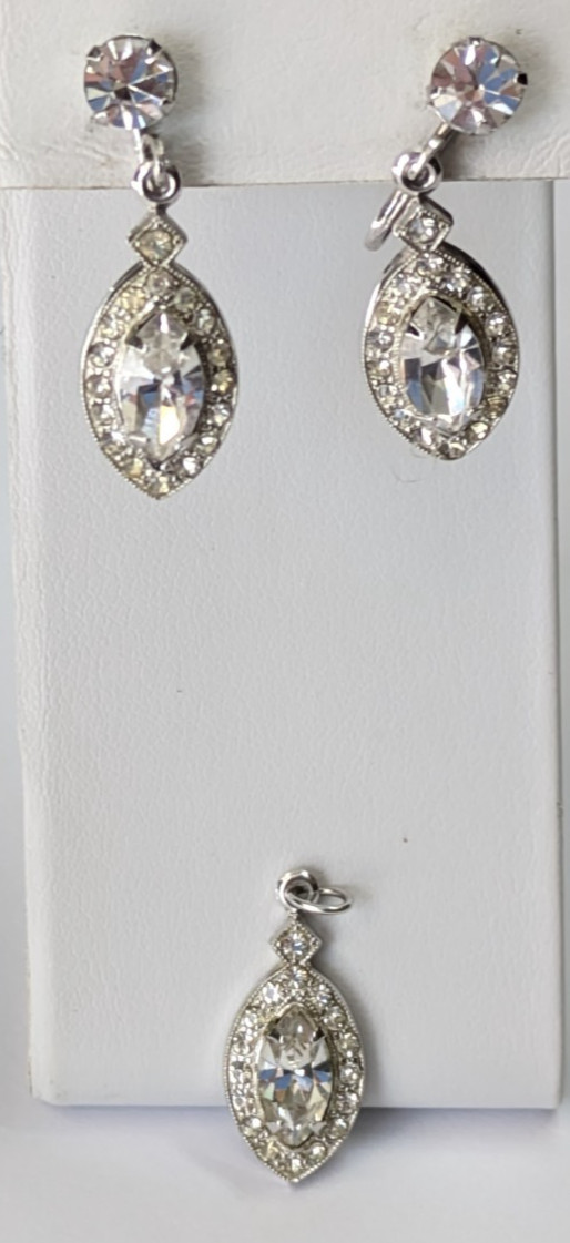 VTG Weiss Rhodium Plated Clear Rhinestone Drop Screw on Earrings & Pendant Set