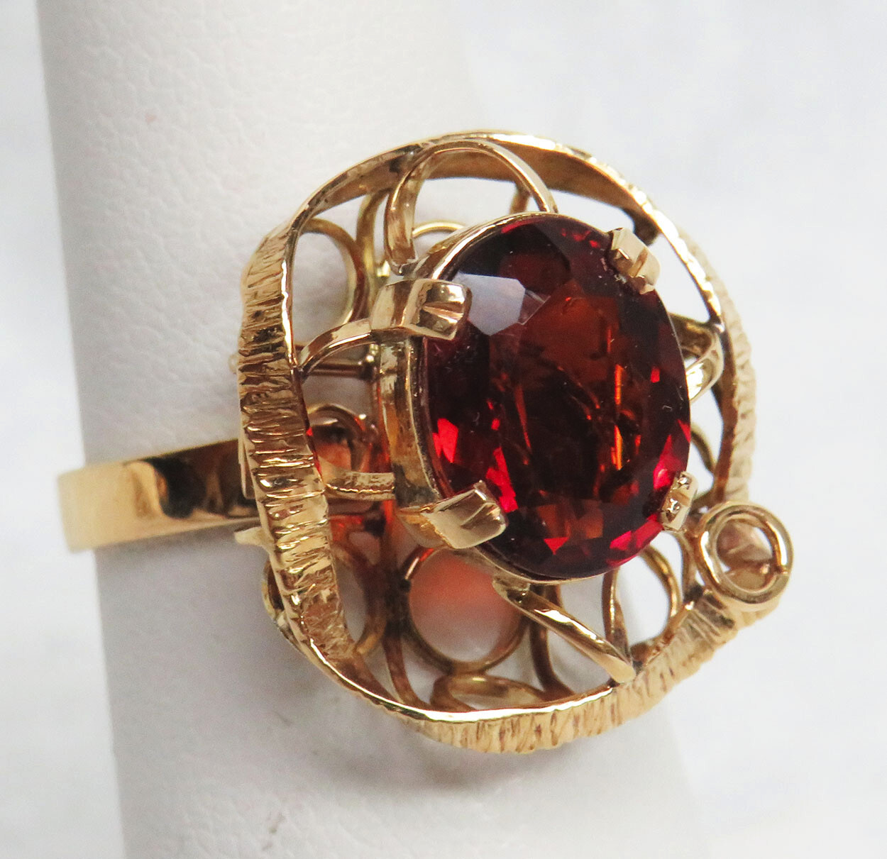VINTAGE 18K GOLD & 3.6 REDISH BROWN SPINEL RING SIZE 6.5