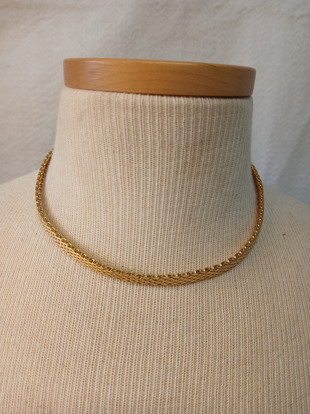Vintage Signed MONET Gold Plated 17” Mesh Link Chocker Collar Chain Necklace