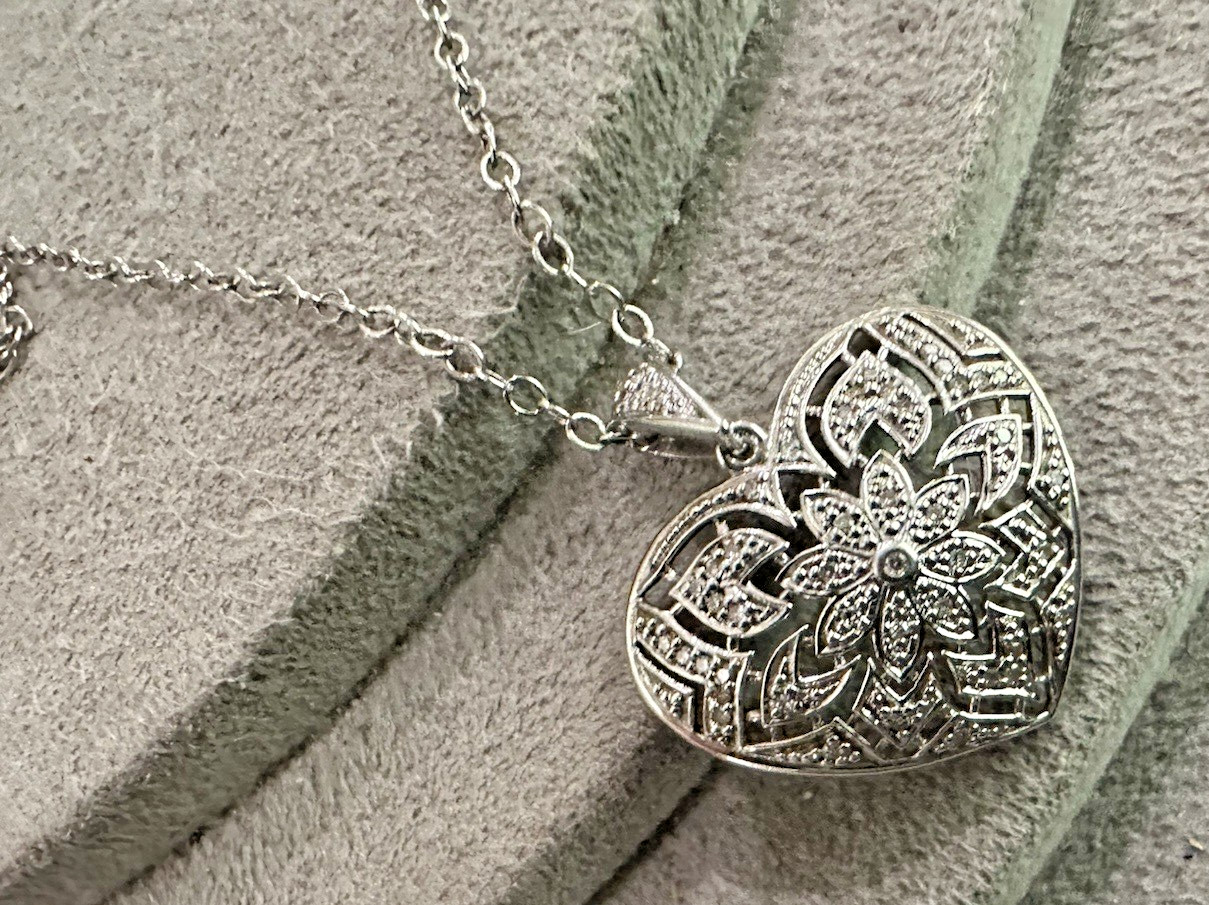Vintage Sterling Silver Diamond Flower Heart Pendant Necklace 18″
