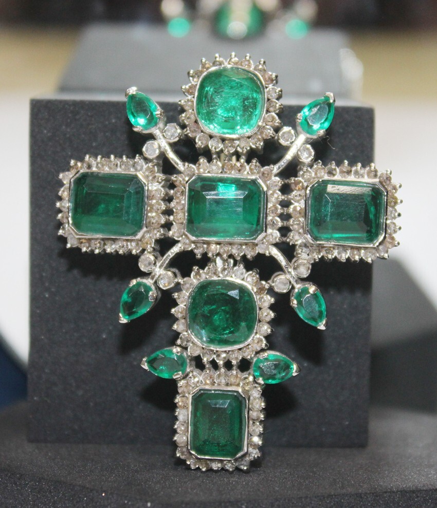 4.50ct Rose Cut Diamond Victorian 925 Sterling Silver Emerald Cross Pendant