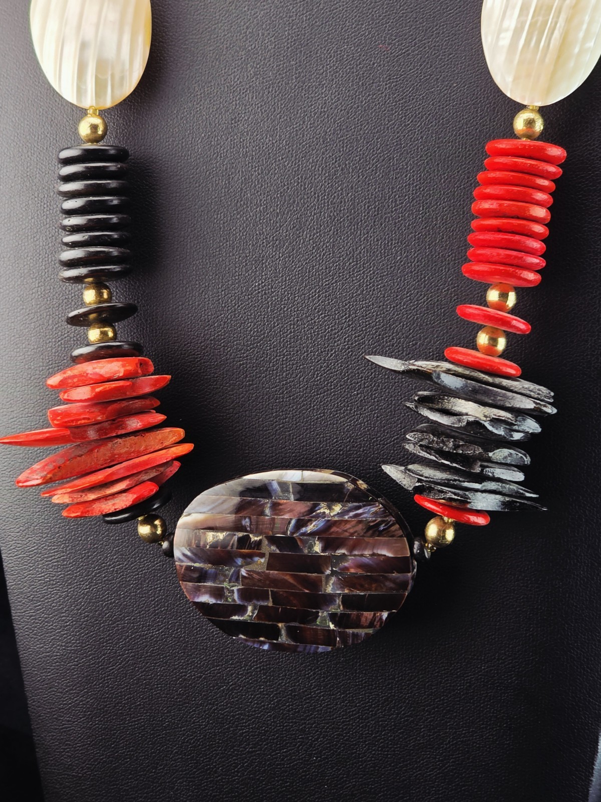 Vintage 25” Boho Coconut Shell Necklace Red & Black Chunky Shell Mosaic Artisan