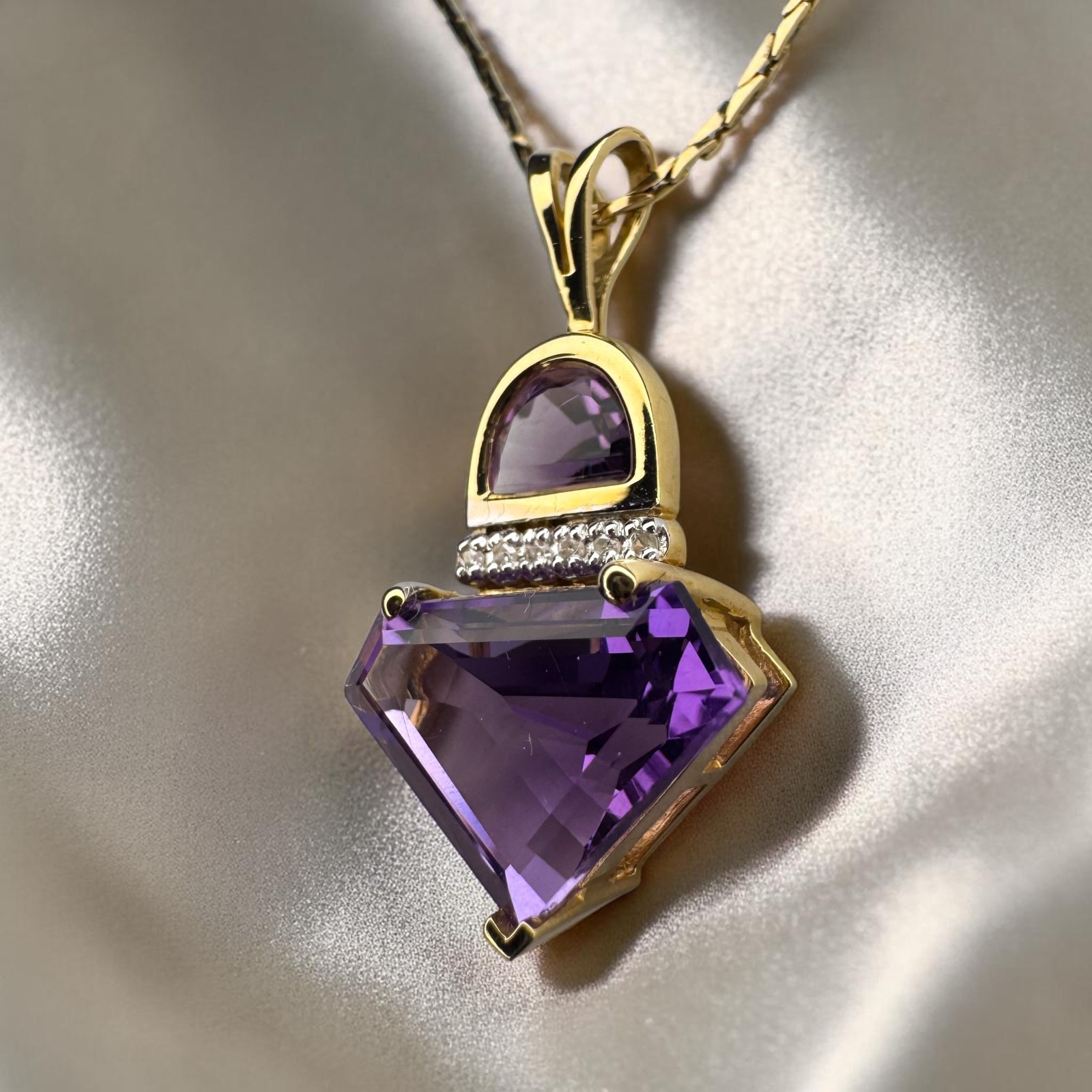 VINTAGE 14K Gold Natural Amethyst & Diamond Necklace -17″ Contemporary -4.4g