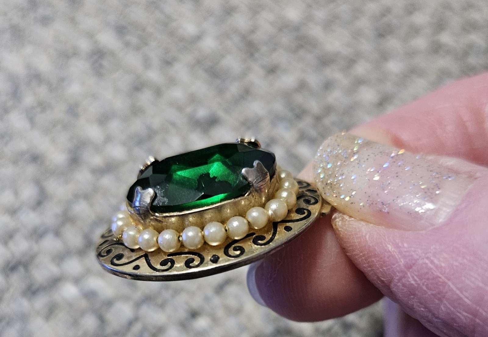 Vintage Emerald Pendant with Pearl Accents On Decorative Gold Tone
