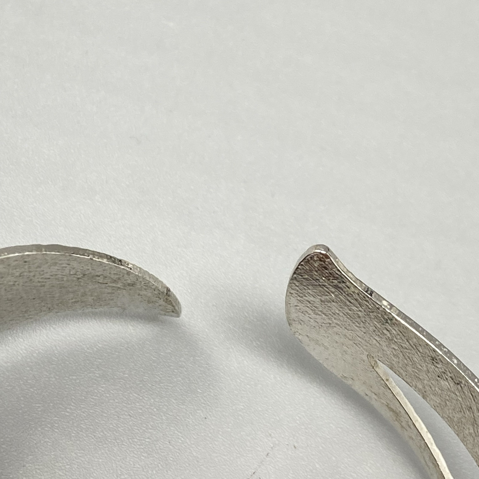 Emmons Clamper Bracelet Bangle Brushed Silver Tone Wide Open Side Hinge Vtg 7″