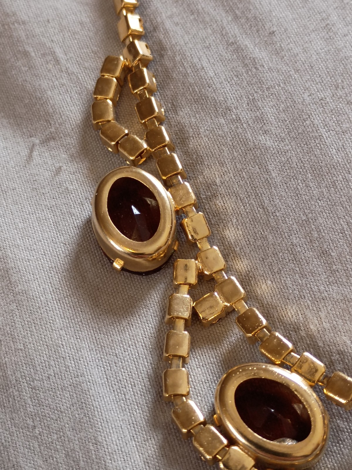 Vintage 14″ Root Beer Color Rhinestone Choker Necklace.