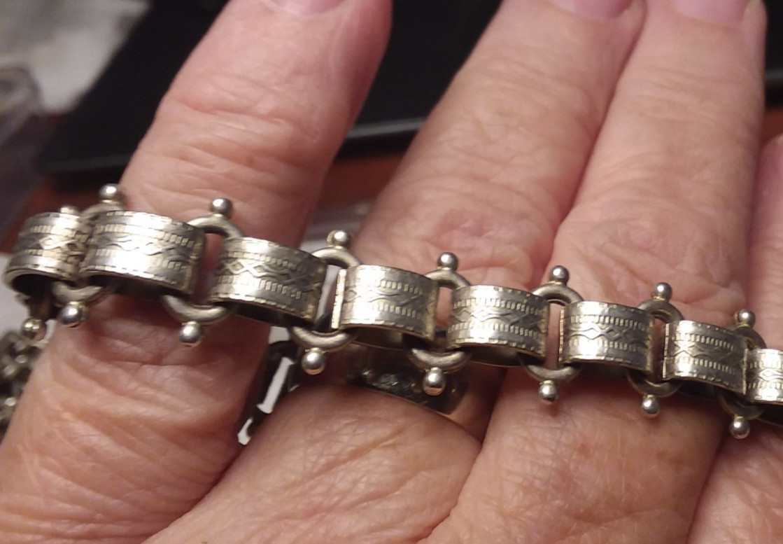 7.25″ Pewter Tone Victorian Revival Bookchain Bracelet 03-01-2026