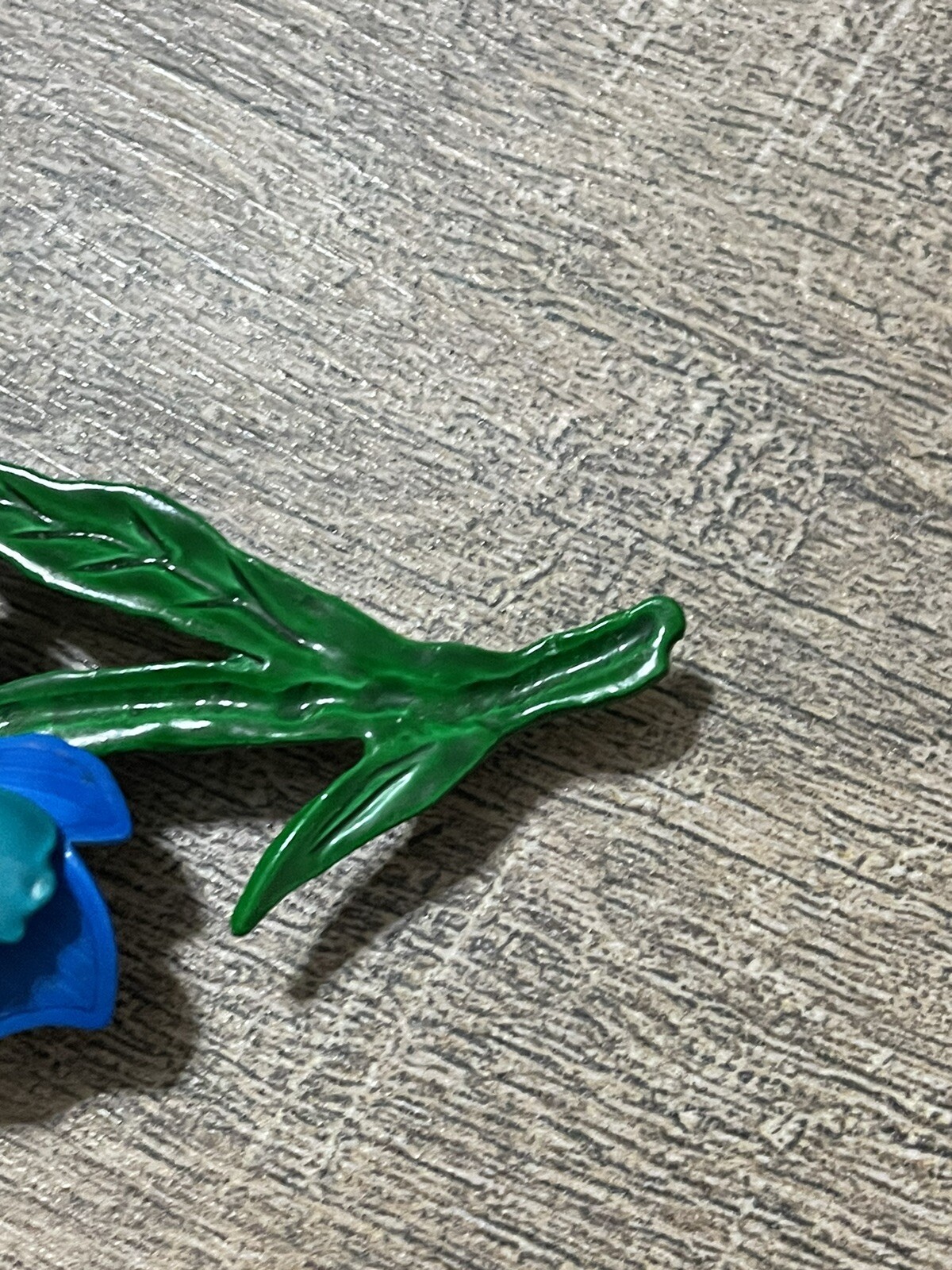 Vtg Brooch Enamel Large Flower Pin Blue 3D Poppy w yellow center 2″ Flower O14