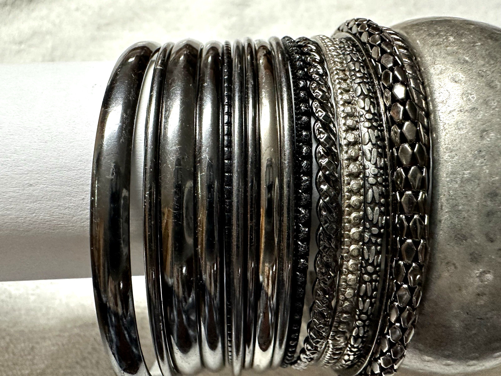 Costume Jewelry Lot 18 Dark Metal Silver Tone Bangle Bracelet b224