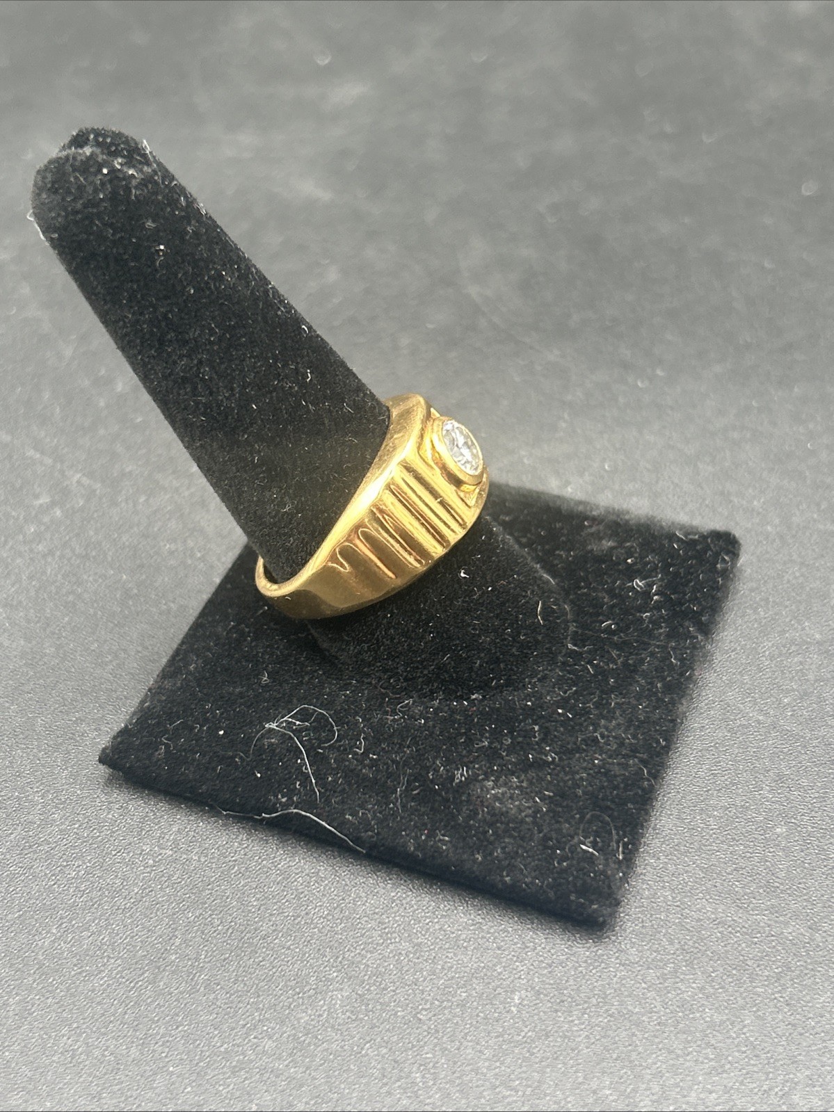 Vintage 18KT HGE Electroplated Gold Mens Ring with Crystal Stone Sz 10.5