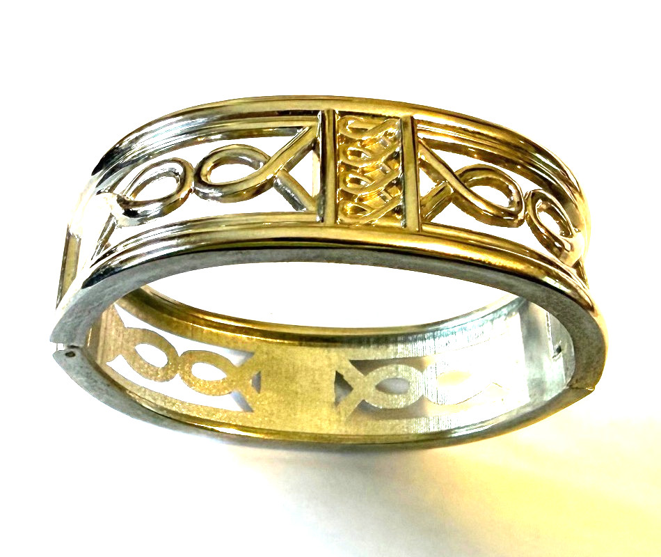 Vintage Beautiful Women’s Silver Tone Open Design Hinged Cuff Bracelet