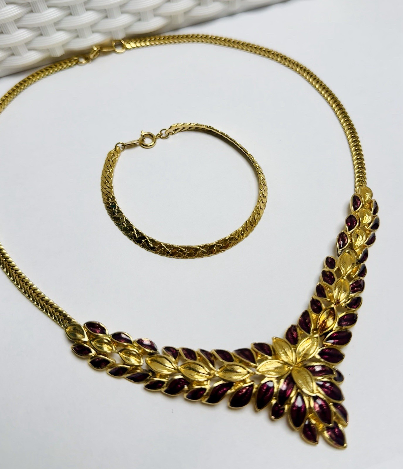 TRIFARI TM GOLD-TONE FINISH AMETHYST ENAMEL FLORAL CASCADING NECKLACE PENDANT