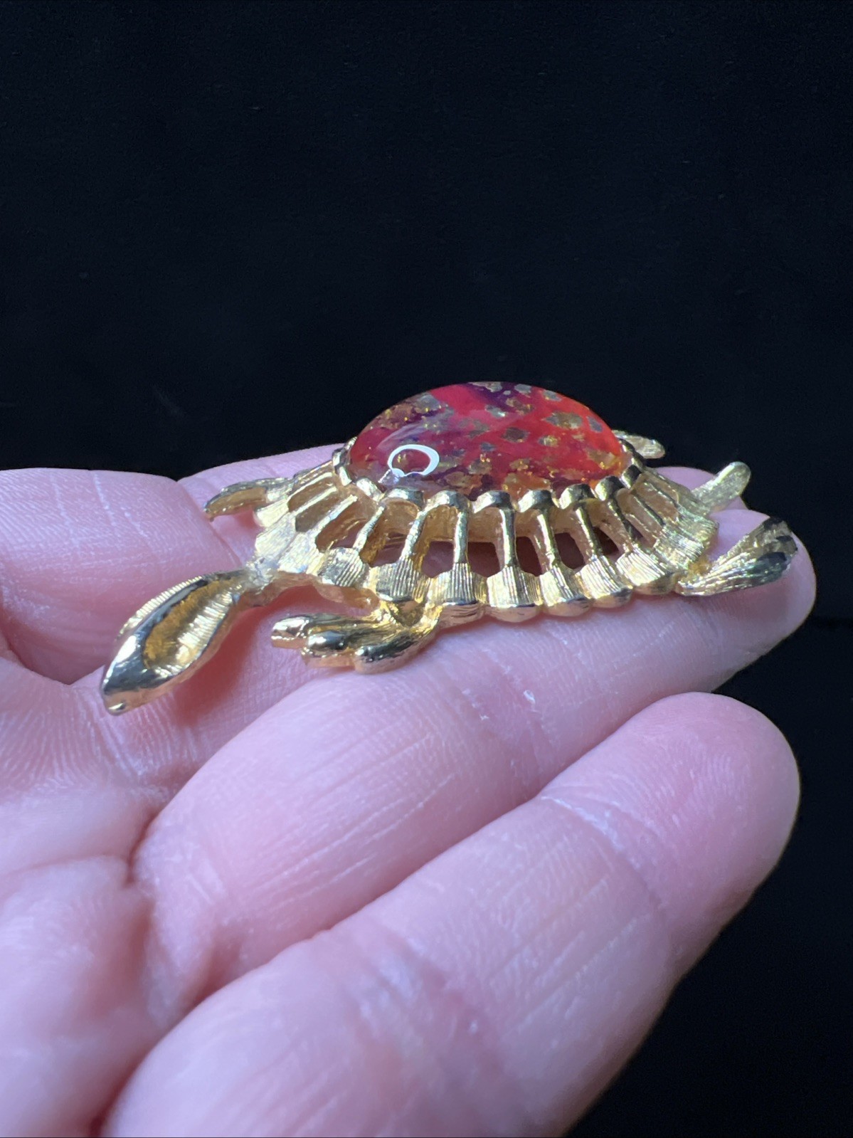 Vintage Turtle Brooch Gold Tone Foil Art Glass Cabochon Red Iridescent Pin