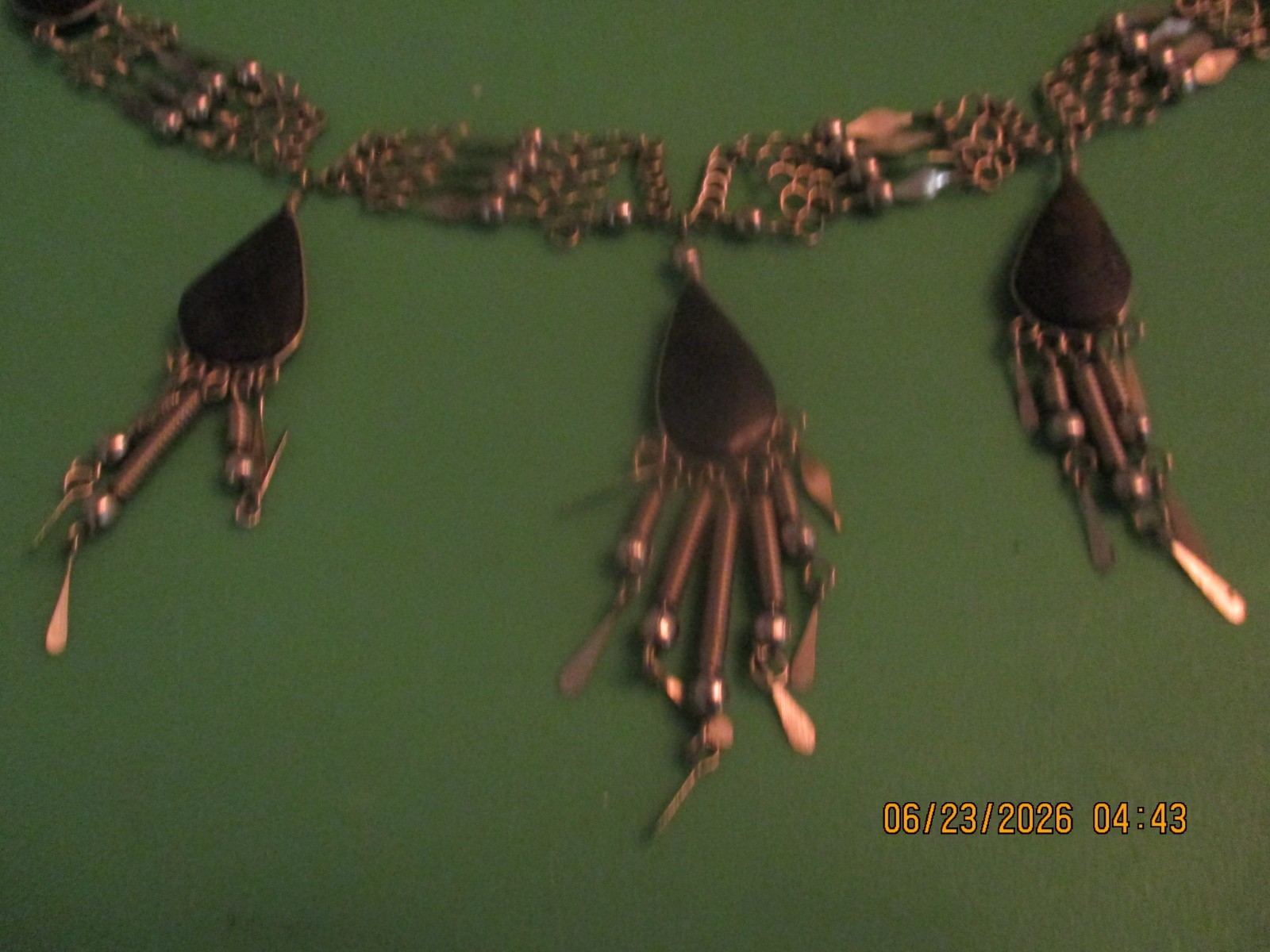 Vintage GOTH/ PUNK STYLE Metal (17 inches) UNBRANDED
