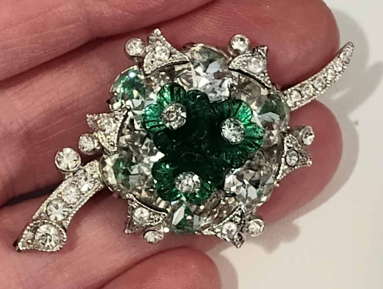 Vintage Stunning Eisenberg Ice Clear & Emerald Green Crystal Bouquet Brooch 6808