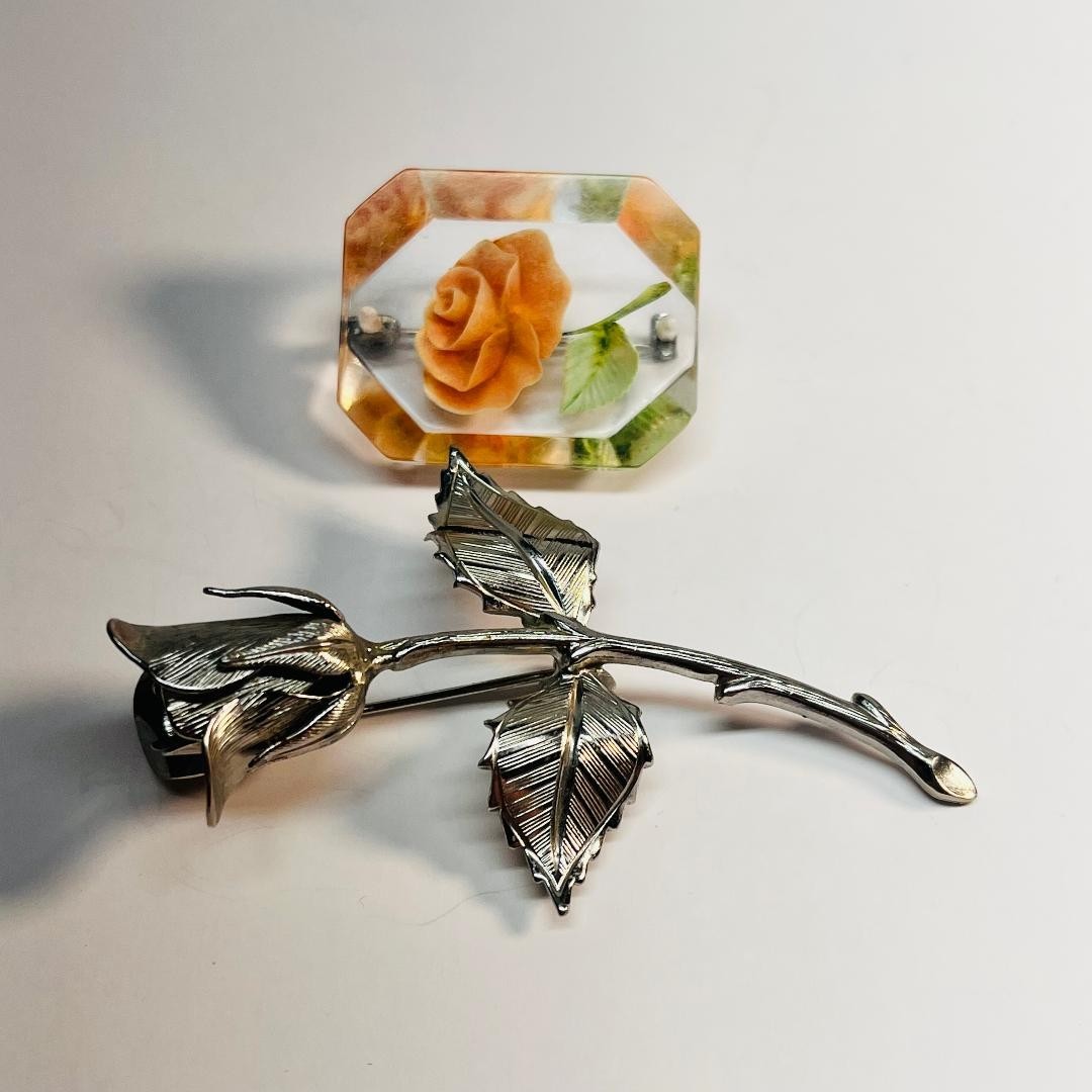 VTG Two (2) Brooches Silver-Toned & Acrylic Rose Safety Clasps Size See Descript