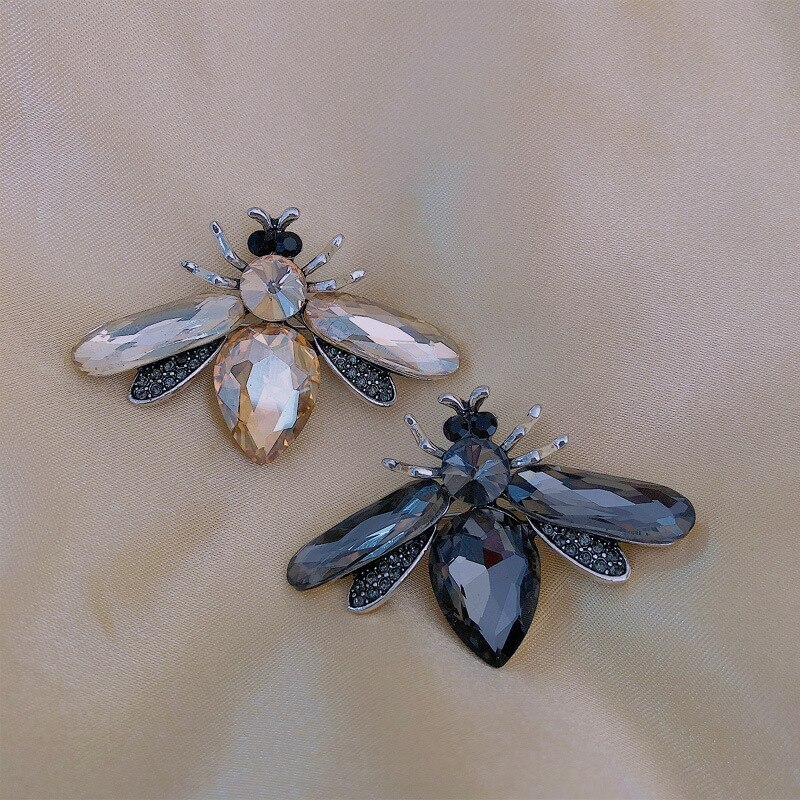 Cute Bee Brooch Fashion Crystal Insect Corsage Women Pin Vintage Enamel Brooch