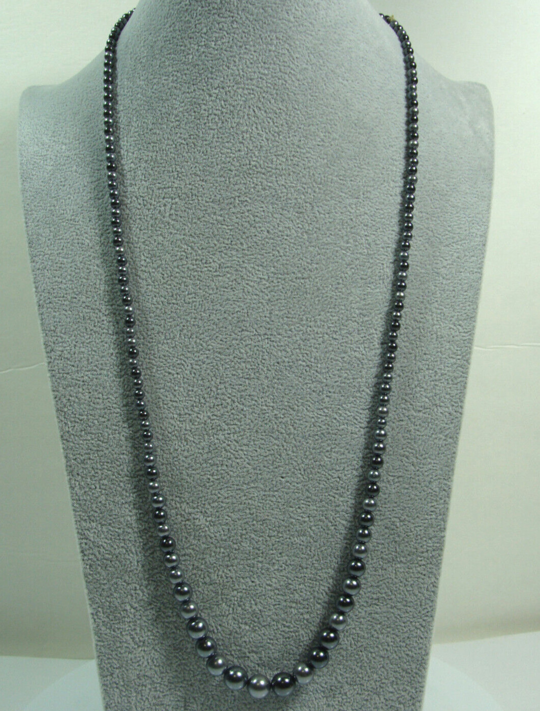 Vtg 2 Tone Gray Faux Pearls Hand Knot Tied Graduating String 27″ Long Necklace
