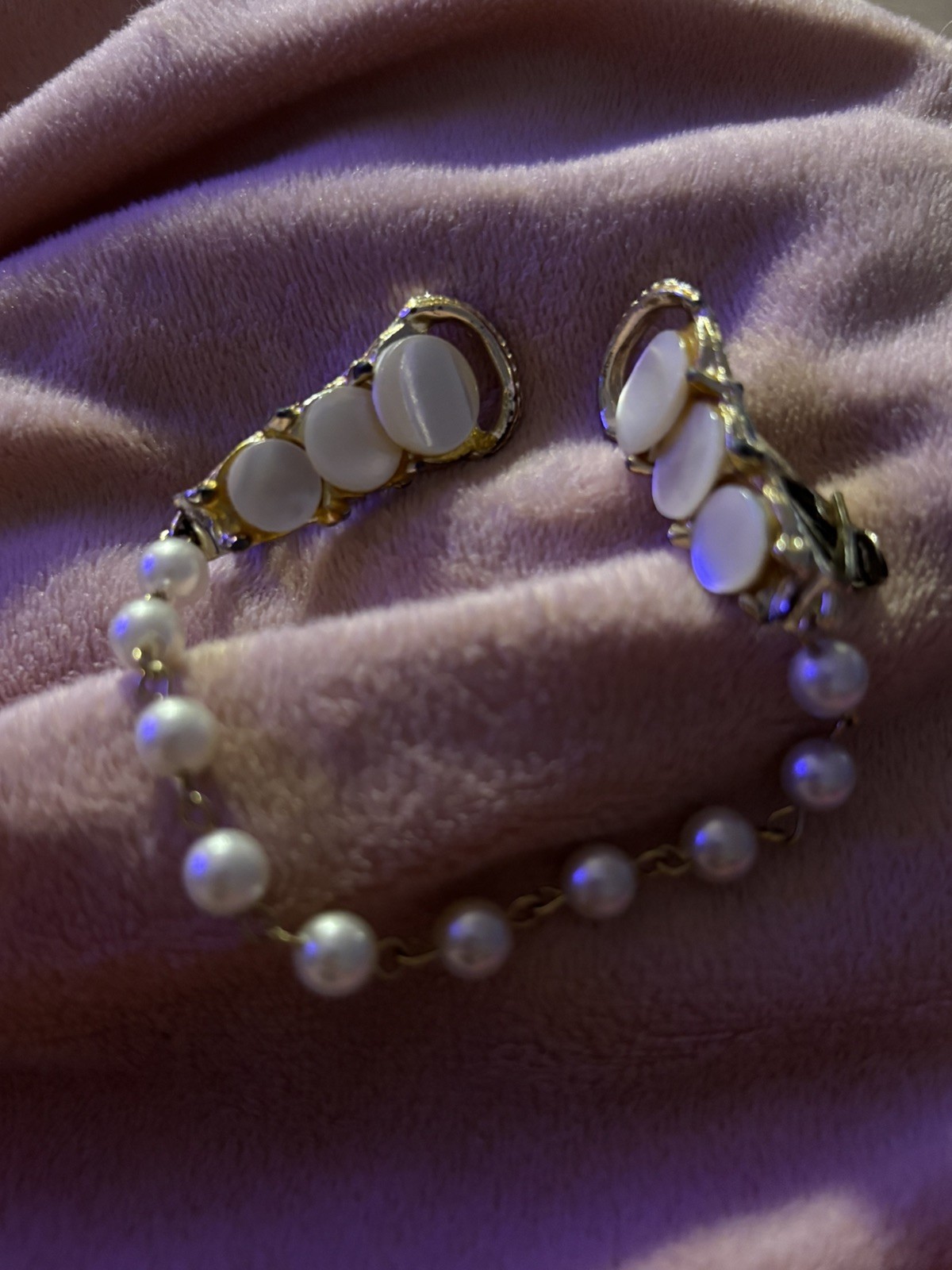 Vintage 1950’s Sweater Fur Scarf Clip Mother Of Pearl & Faux Pearl Silver Tone