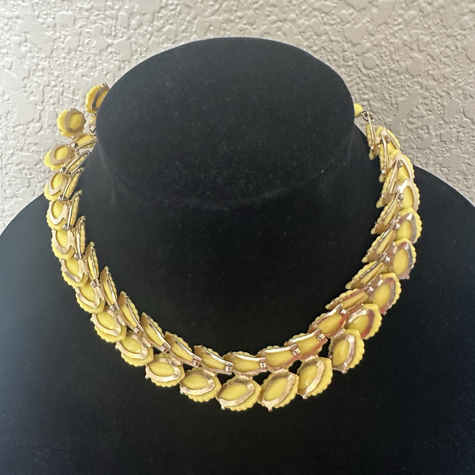 Vintage Thermostat Yellow Lucite Necklace And Clip On Earrings Gold / Adjustable