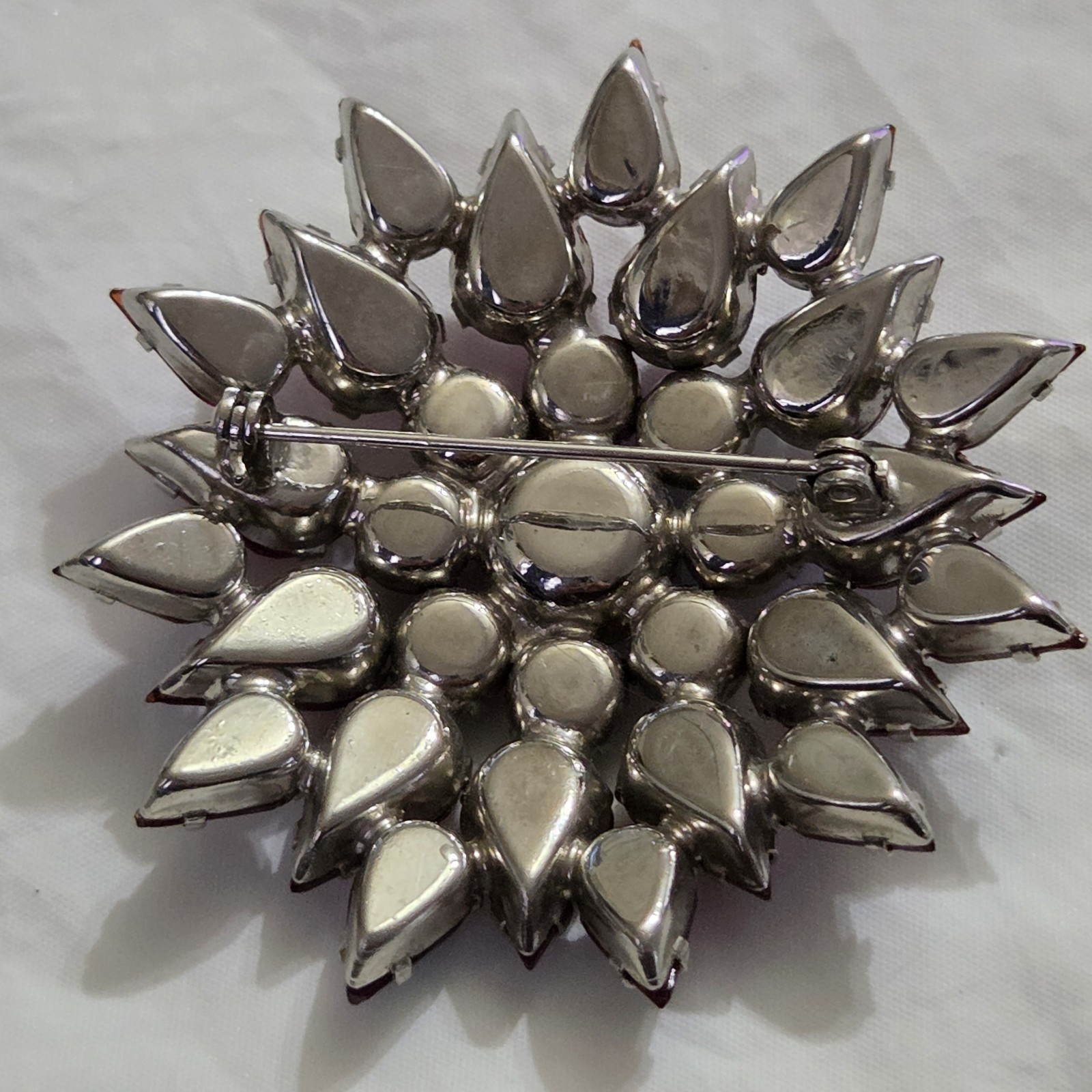Vintage Juliana D&E Large Red Iridescent AB Rhinestones Brooch Pin 3″