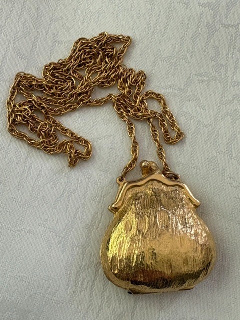 Vintage Gold Purse Pendant Necklace Opens No Plating Loss 29” Chain 50g