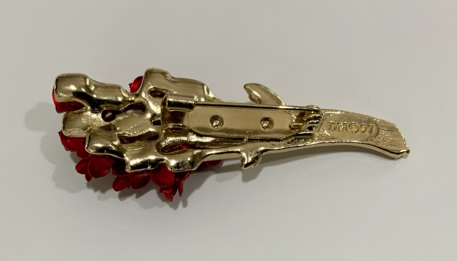 Vintage Red Roses Brooch Pin Romance Love Beauty Goldtone Signed DM 07