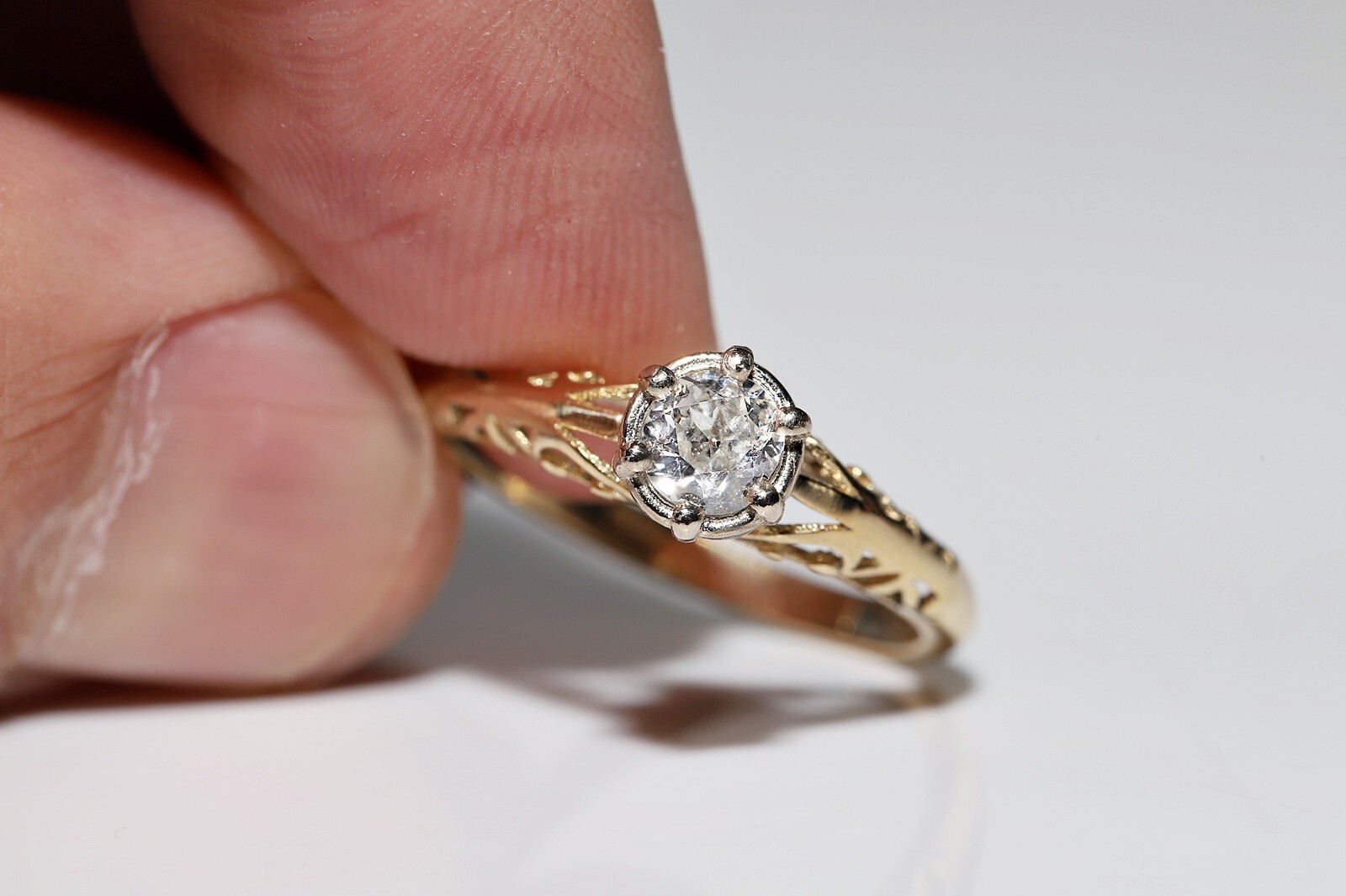 18k Gold New Made Natural Diamond Decorated Solitaire Ring