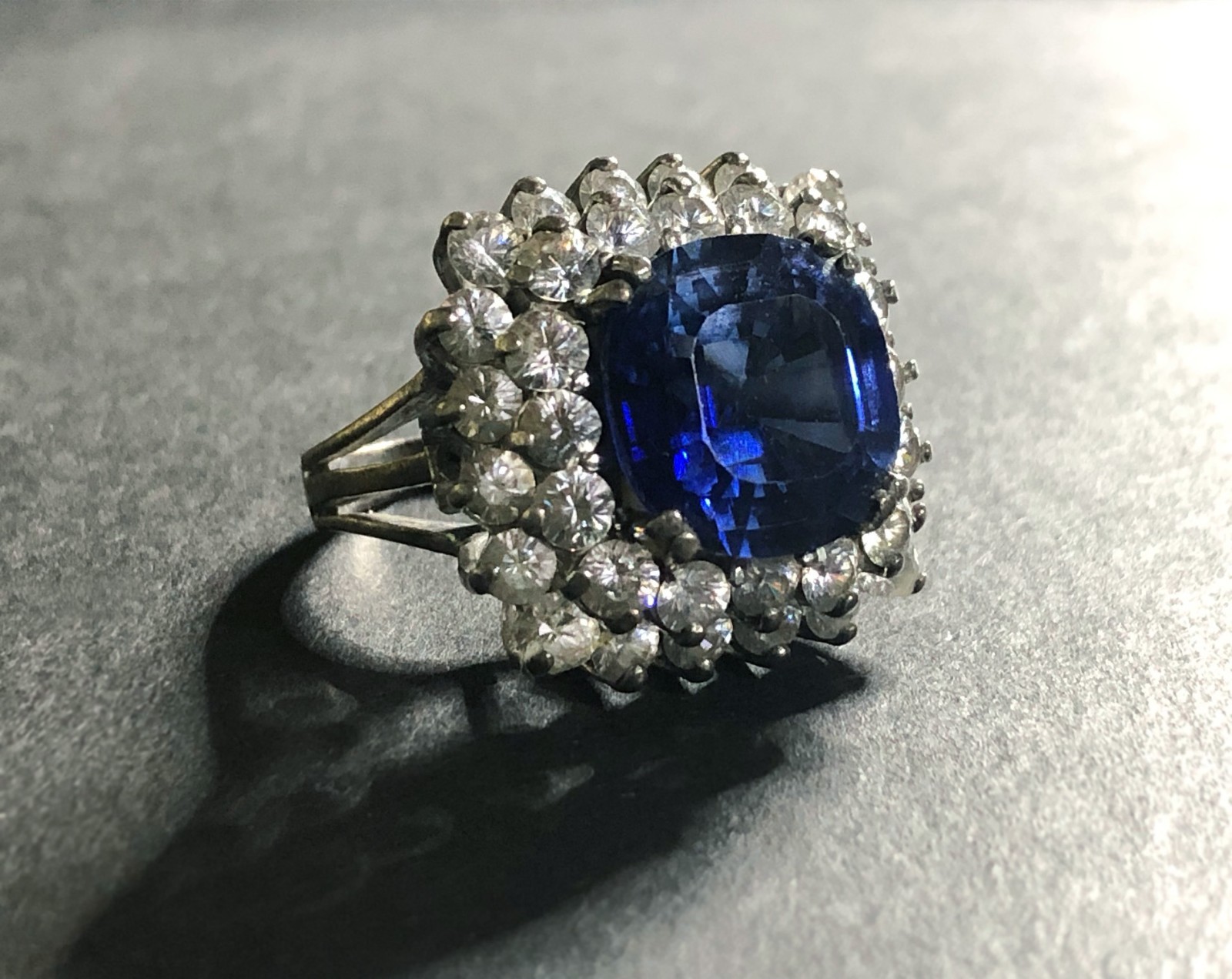 Vtg STATEMENT! 10ct Cornflower-Blue SAPPHIRE & DIAMOND QUARTZ Halo Sterling Ring