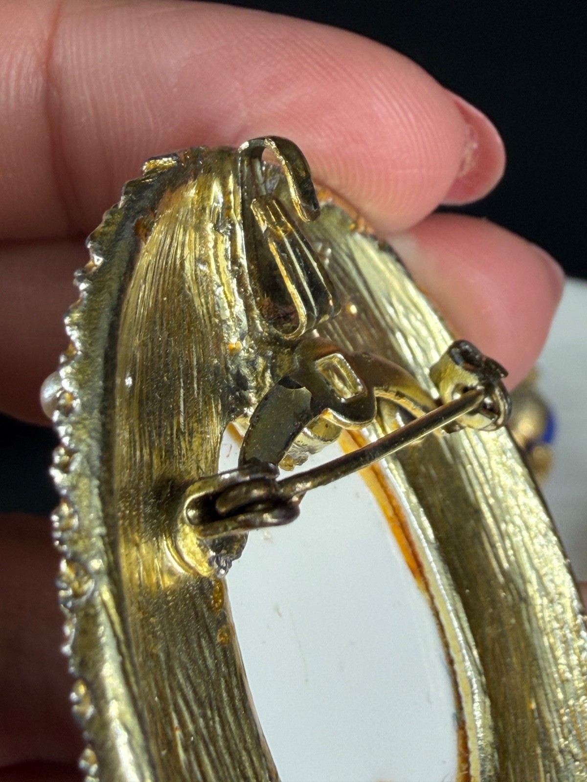 Vintage Brooch Lot Gold Tone Rhinestone Animals Heart Cameo Mixed Pins