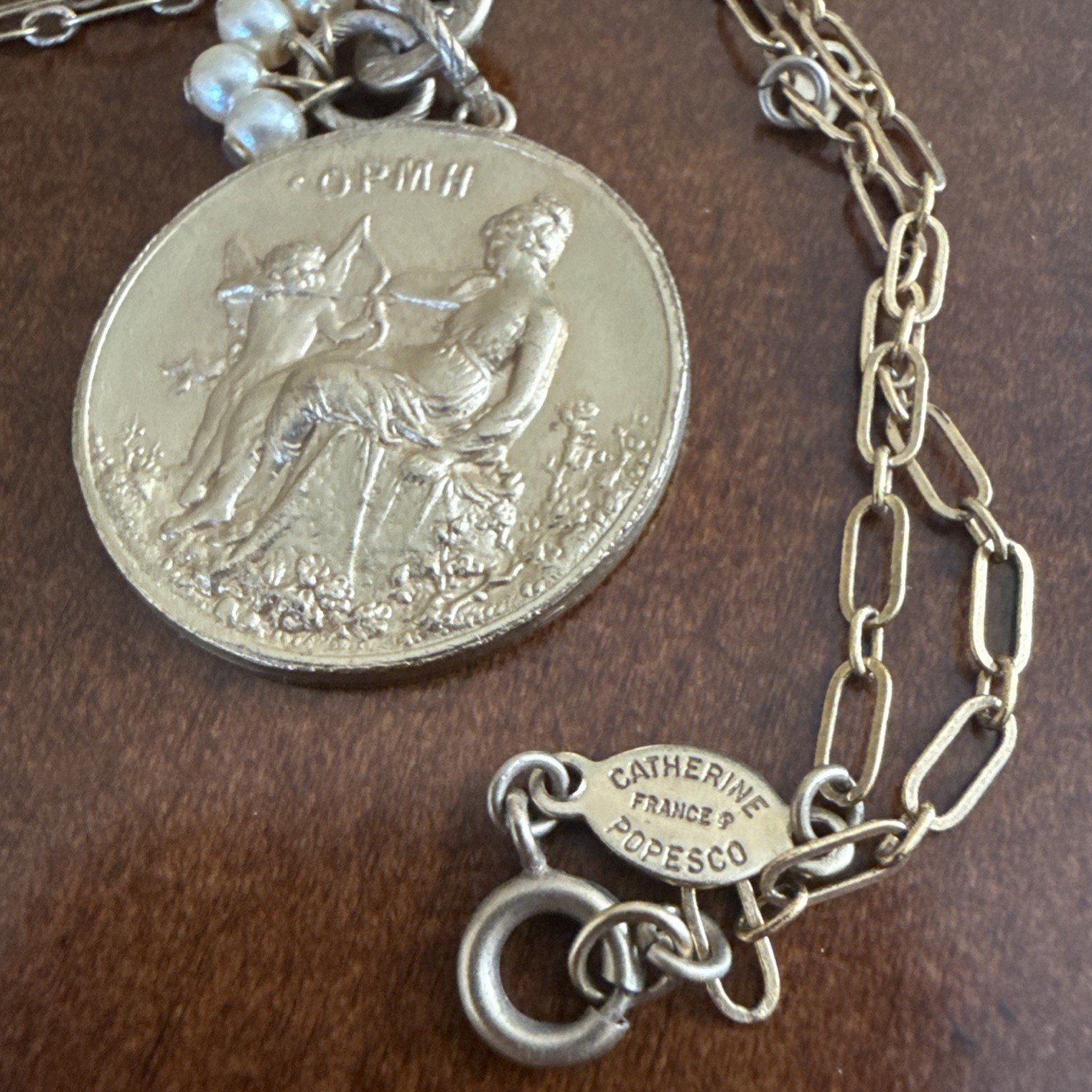 RARE Catherine Popesco Cherub Gold Tone Medal Faux Pearl Medallion Necklace VTG