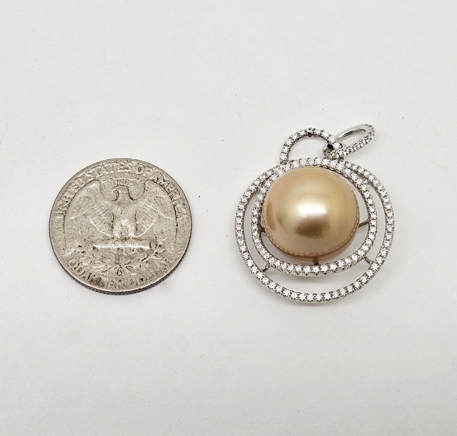SPARKLY 18K WHITE GOLD DOUBLE WAVY EDGE DIAMOND HALO CHAMPAGNE PEARL PENDANT