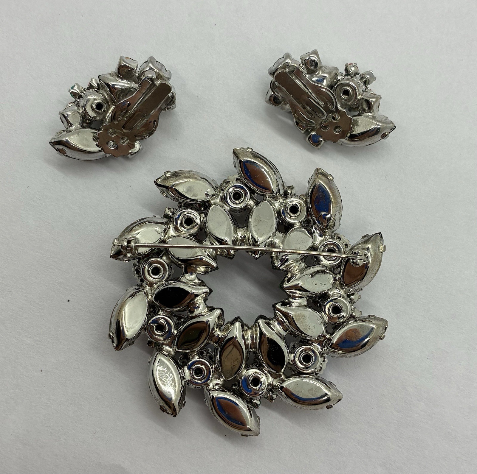 Juliana (DeLizza & Elster) Rare Brooch And Matching Clip On Earrings