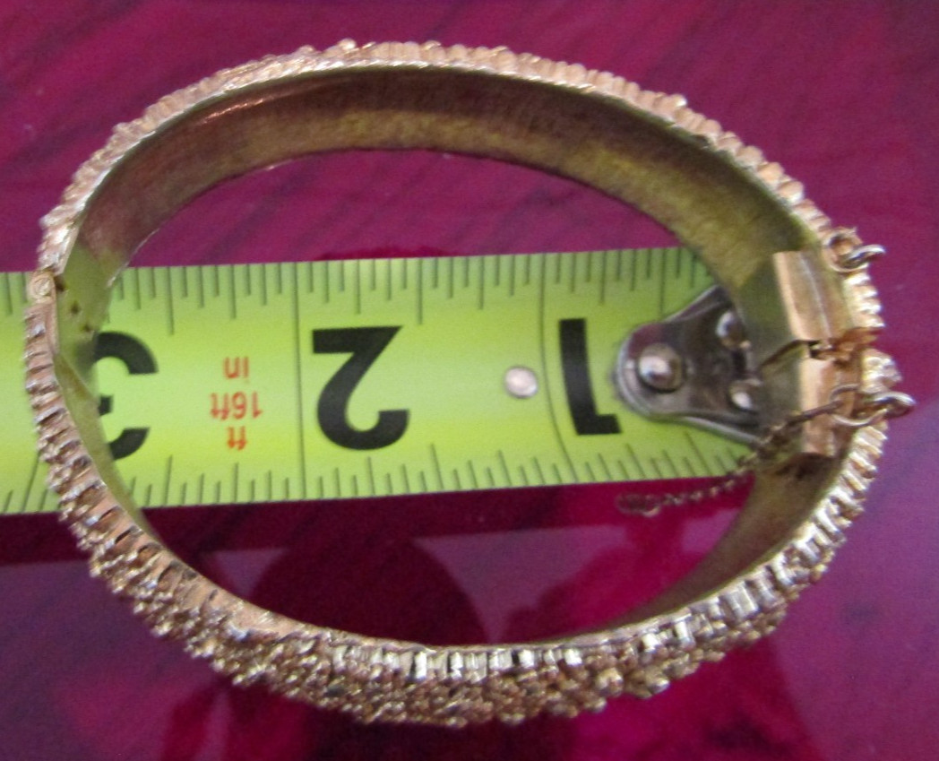 Vintage Napier gold tone bracelet textured Bark Finish safety chain box tab RARE