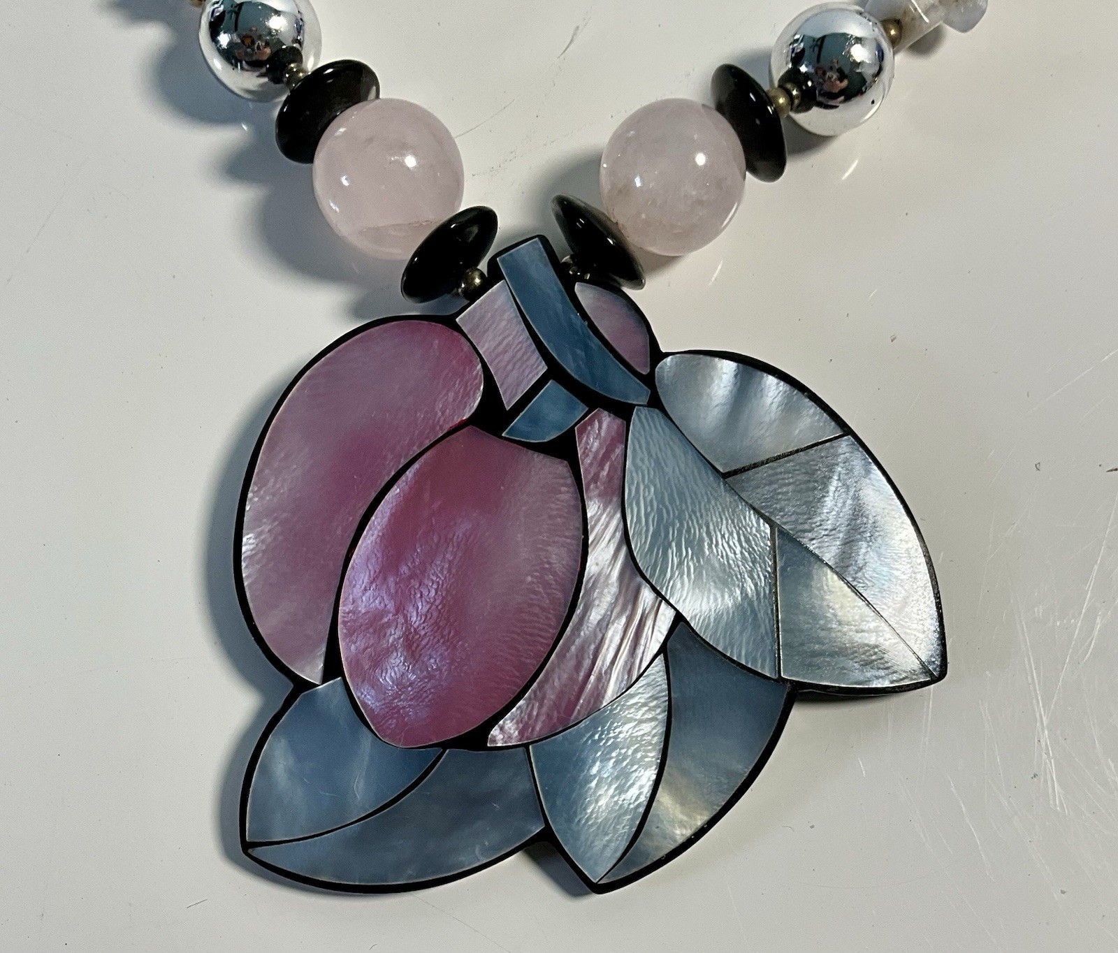 Vintage 1980’s Stunning Abalone Lucite Rose Quartz Bead Fashion Necklace EUC