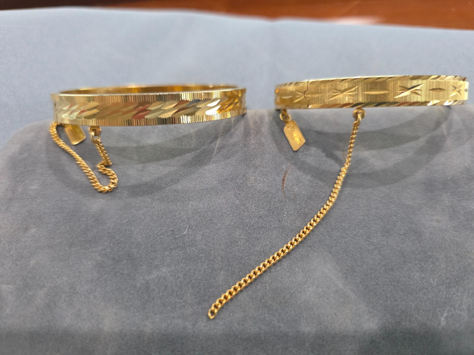 Set of 2 Vintage Roget Etched Brushed Gold Tone Hinge Bangle Bracelet W Germany