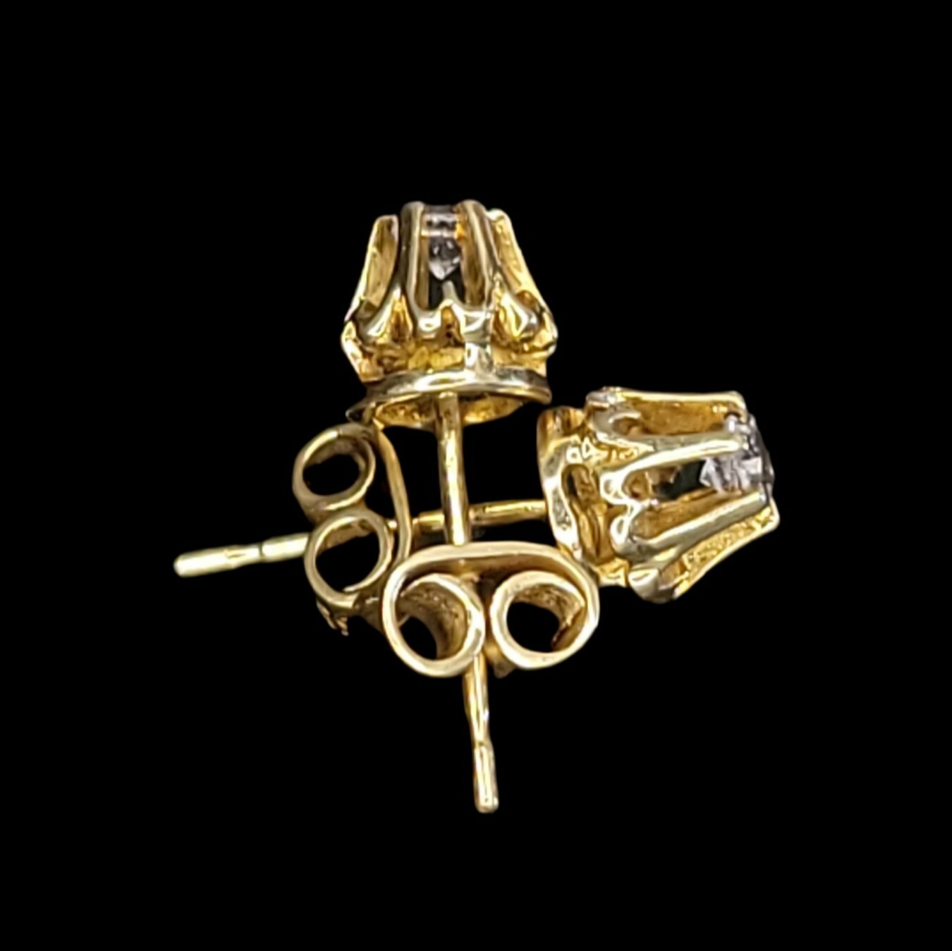 Vintage Handmade 18K Yellow Gold VS2 I 0.35 CTW Diamond Buttercup Stud Earrings