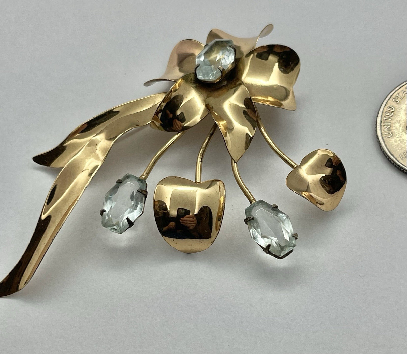 Vintage Retro JORDAN Pale Blue Lozenge Shape Art Glass Sterling Flower Brooch
