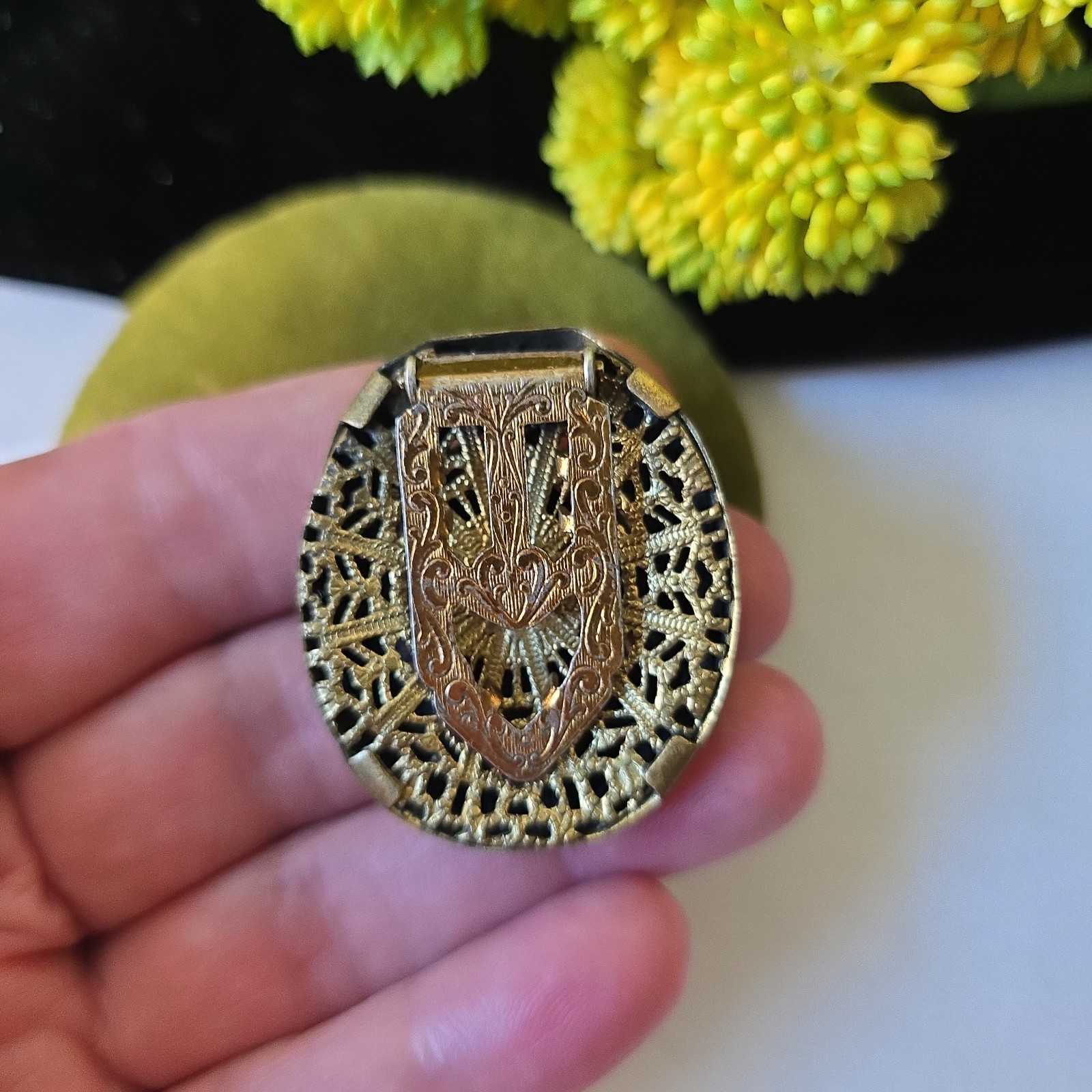 Antique Art Deco Gold Tone Blue Glass Rhinestone Fur Dress Clip Brooch