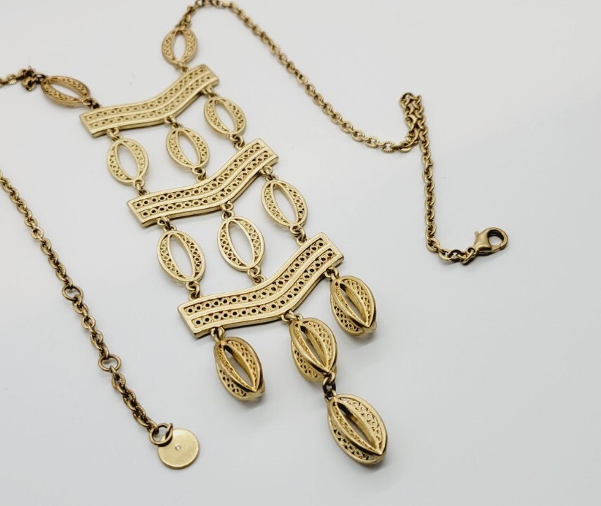 STELLA & DOT Kimberly Pendant Necklace Gold Tone Statement