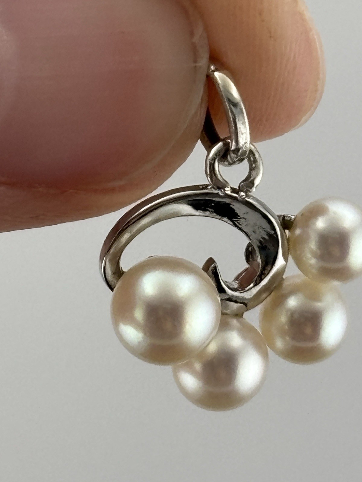 Vintage Sterling Silver Mikimoto Akoya Pearl Pendant 4 Pearls Swirl Charm .75″