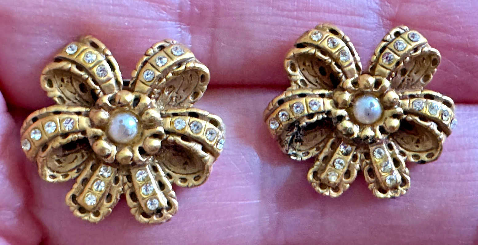 Vintage ALVA Bow Rhinestones & Faux Pearl Pin & Post Earrings Set Gold Tone