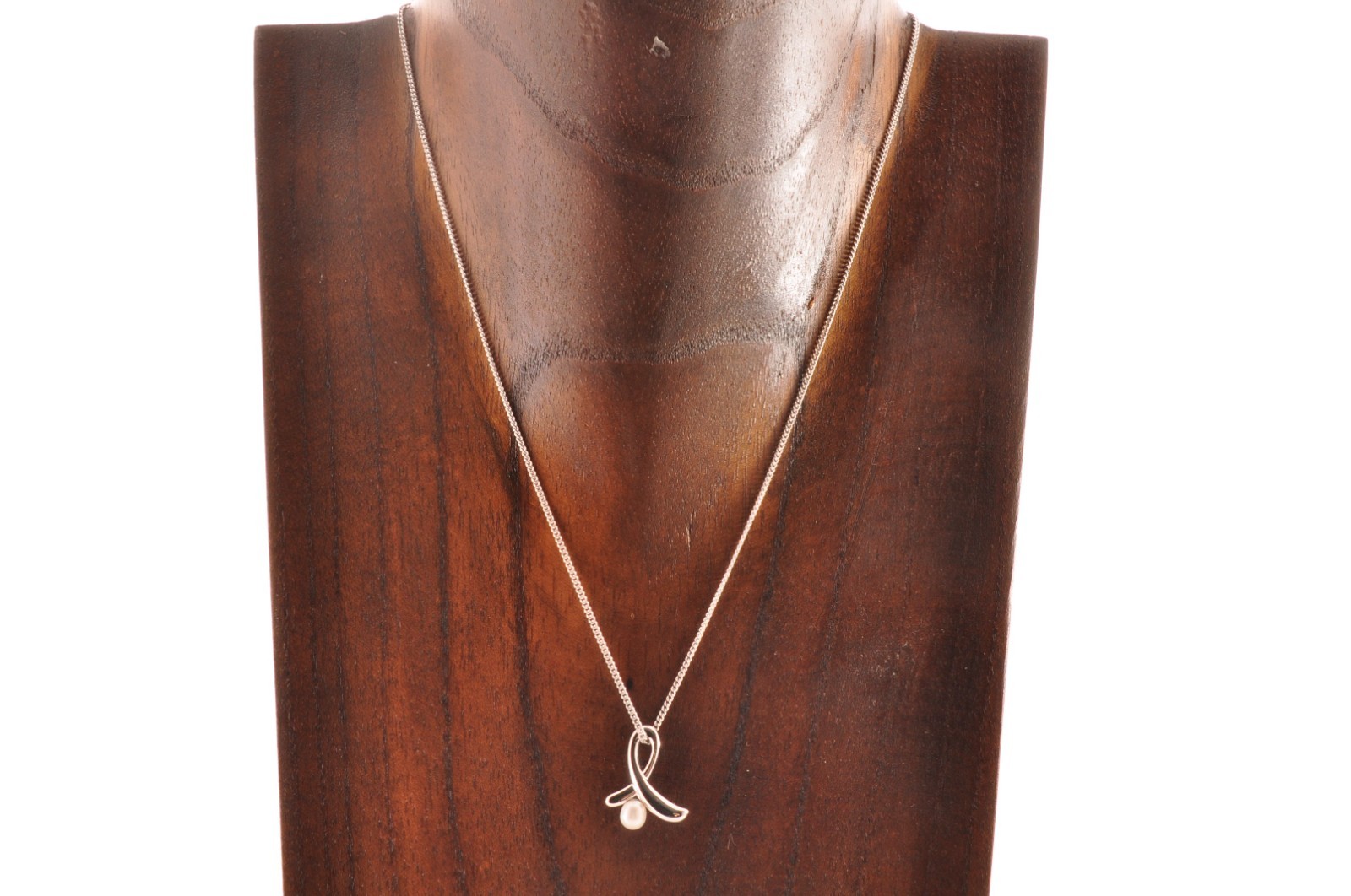 Near mint Japan brand “TASAKI” pearl pendant 925 silver material (total 17.5ct).