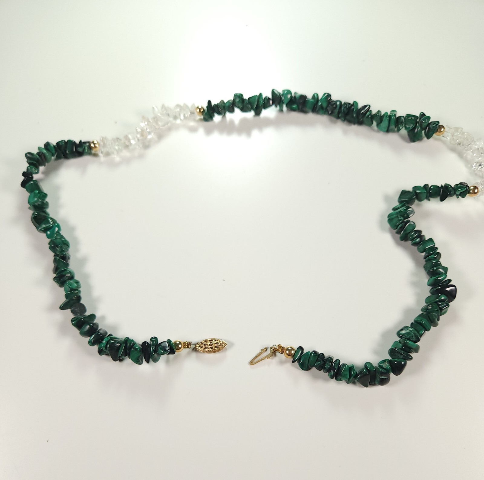 Vintage Dark Green and Clear Chipped Rock Bead Beaded Necklace Gold Accent