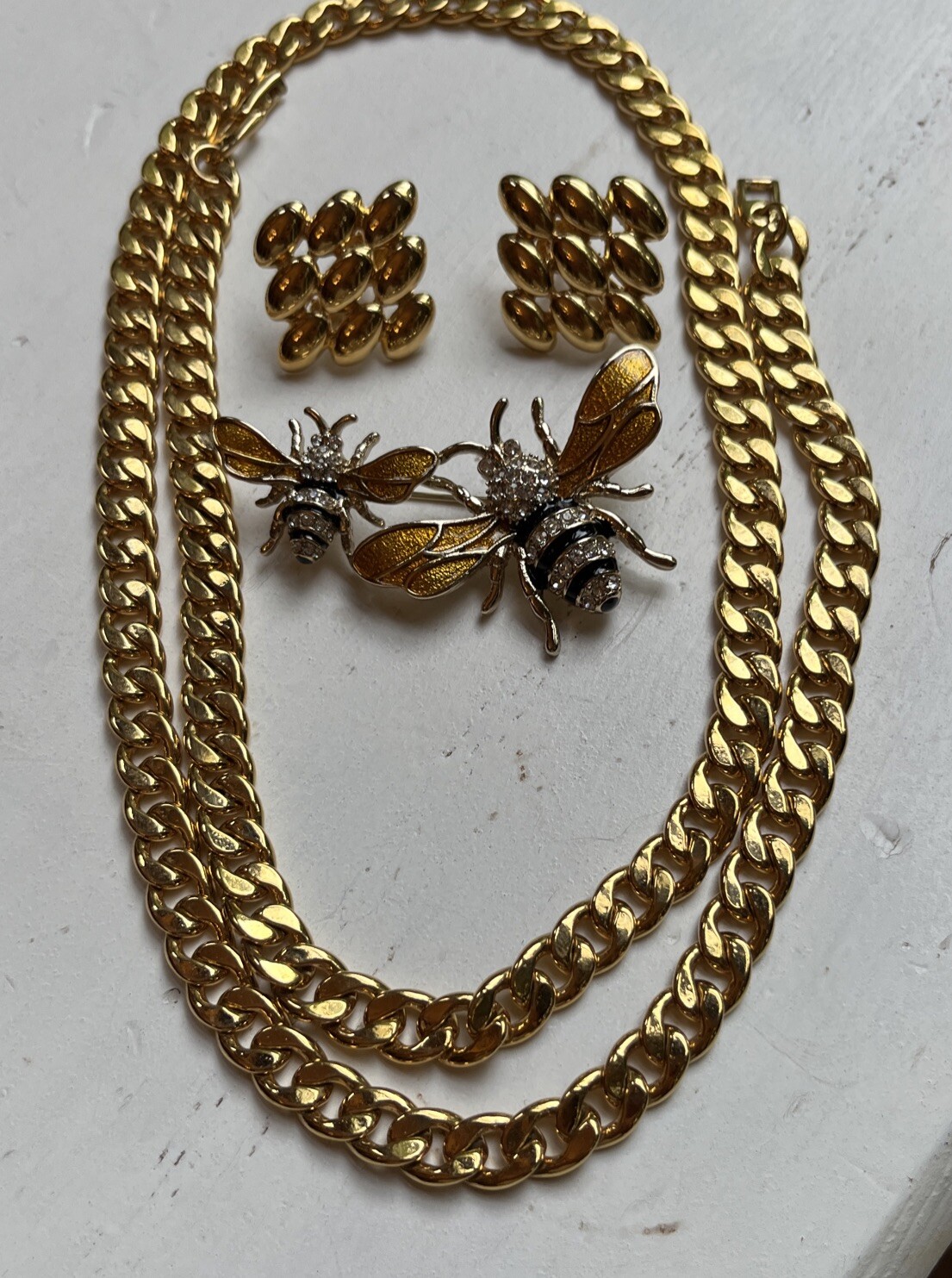 Vintage Napier Long Gold Tone Chain Double Bee Brooch & Clip On Earrings Set