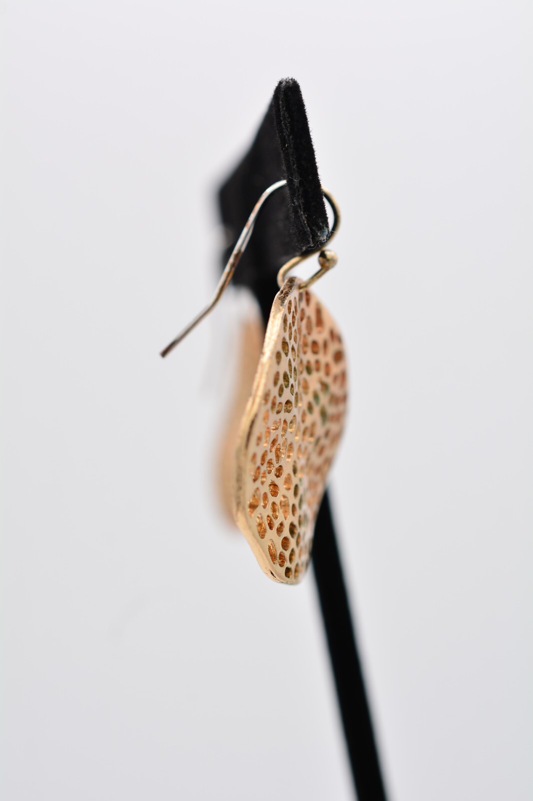Vintage Dangle Earrings Hook Round Gold Tone Drop Y2K 2000s Bin7