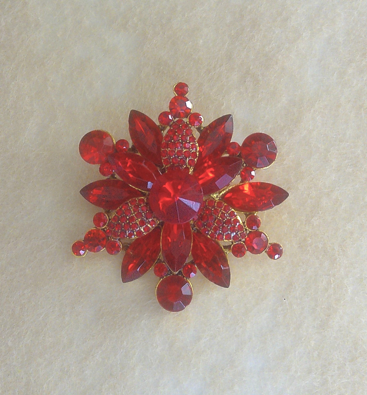 New Goldtone Red Faceted Crystals Flower Pin Brooch Simply Stunning
