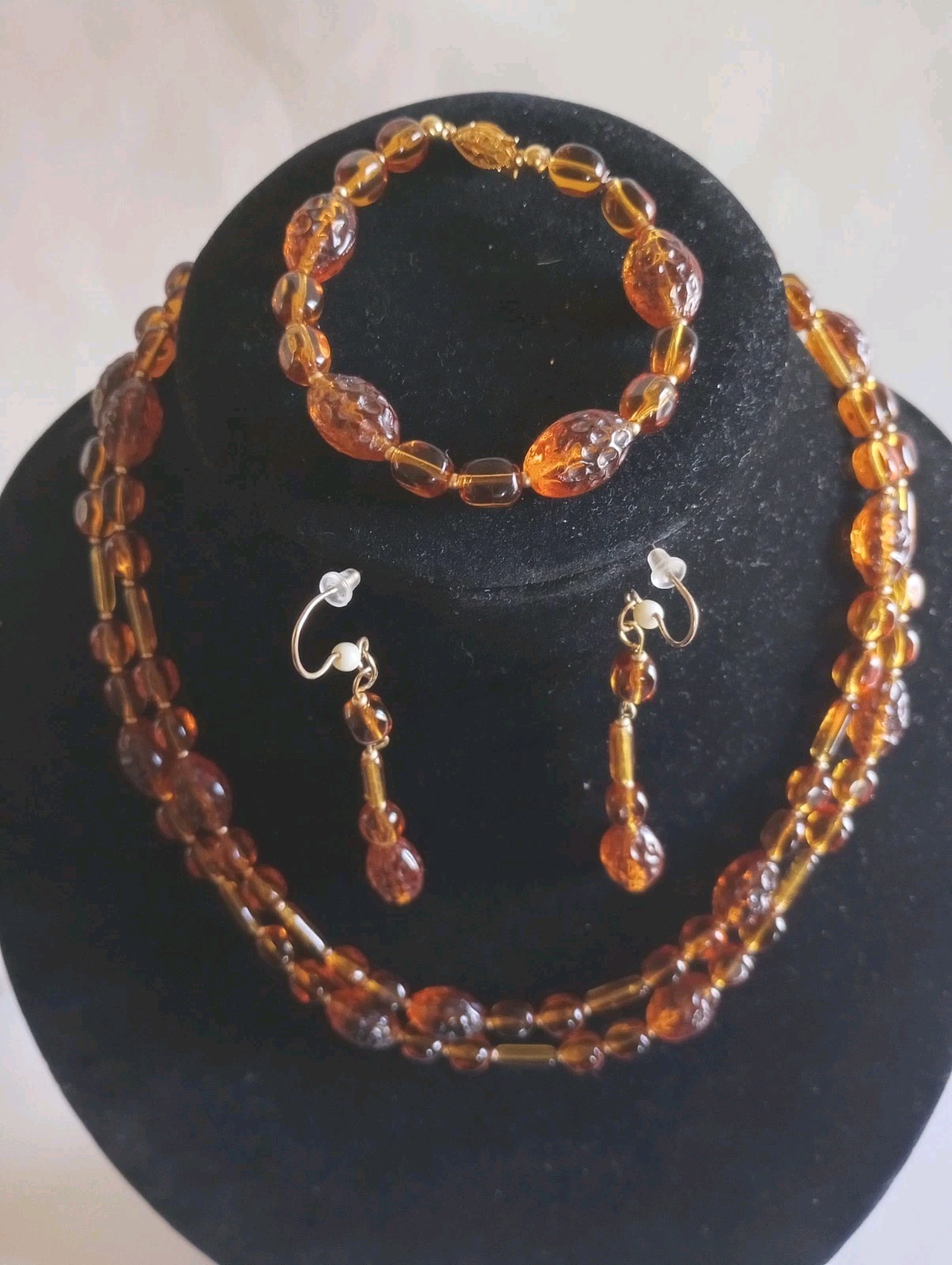 ESTATE HONEY AMBER GLASS PARURE SET NECKLACE 17-18″ BRACELET 7.5″EARRINGS 3.25″