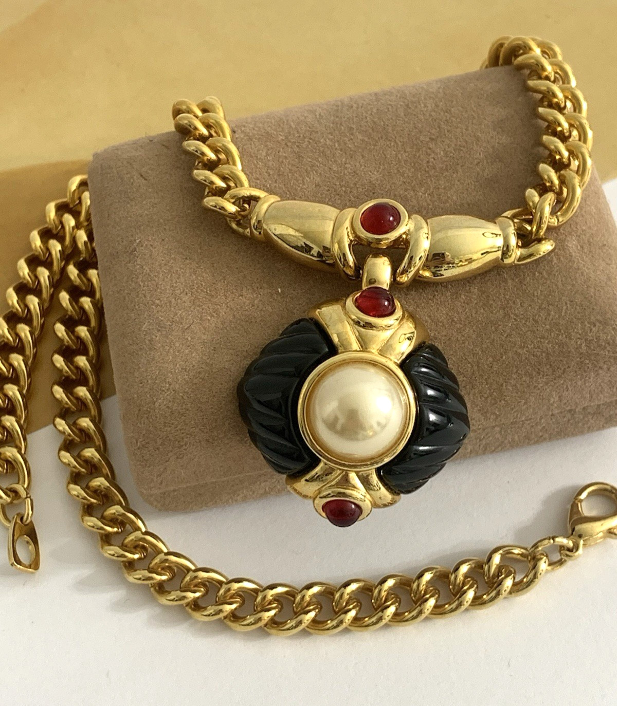 Vintage IVANA Trump Necklace Gold Tone Red Glass Cabochons Carved Black Lucite