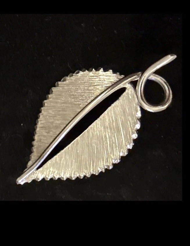 Vintage Silver Tone Leaf Brooch Pin Brushed Textured Swirl Stem 3” Nature